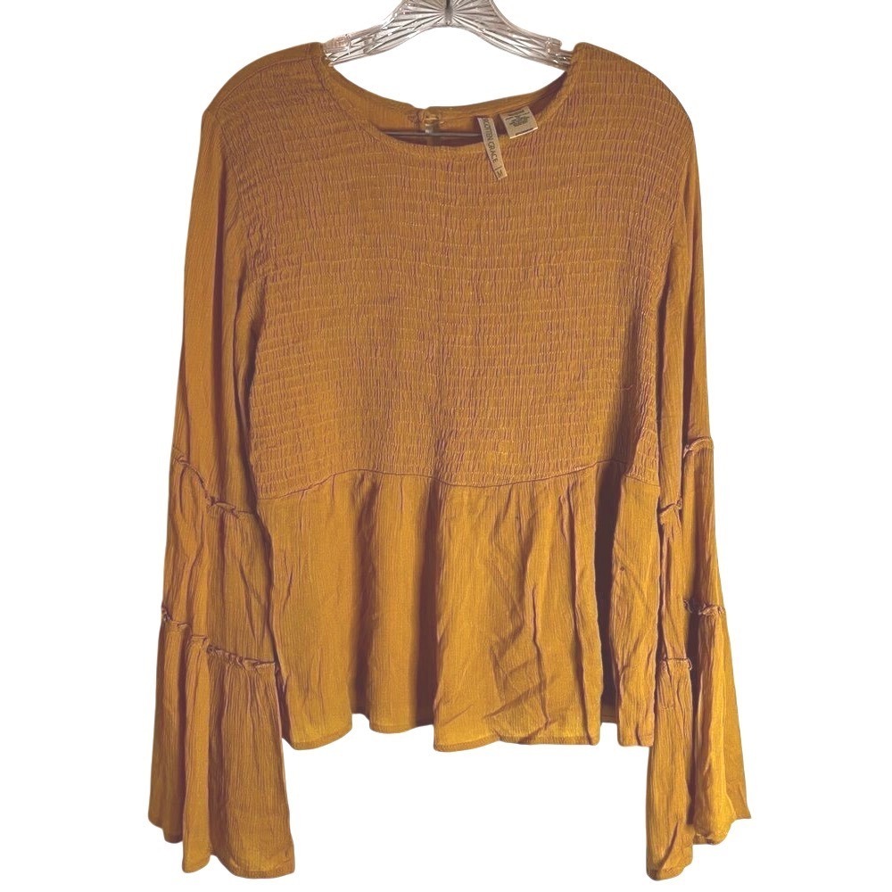 Forgotten Grace Poets Top with Wide Decorative Arms, Size Medium. New Condition.